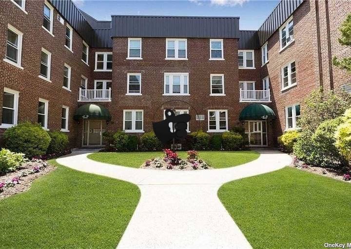 2 bedrooms apartment in Lynbrook, United States