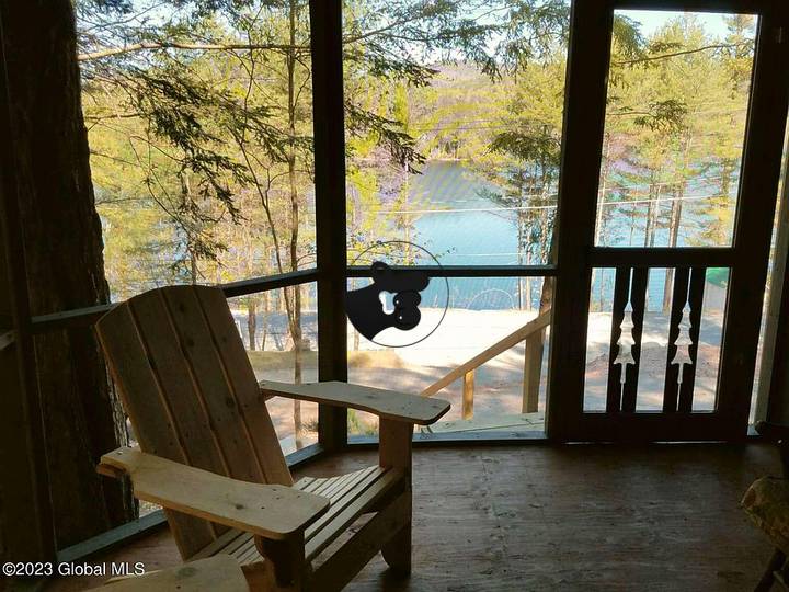 2 bedrooms house in Adirondack, United States
