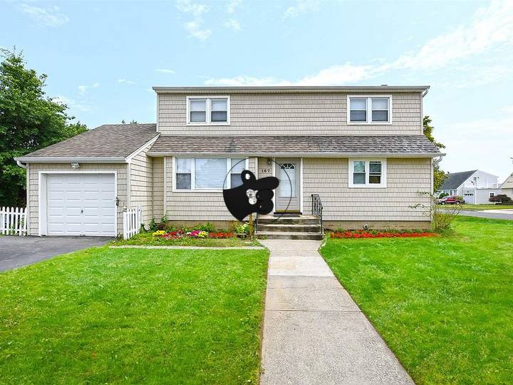 6 bedrooms house in Levittown, United States