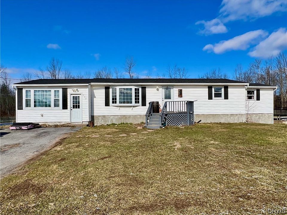 957 County Route 10, Pennellville, NY 13132