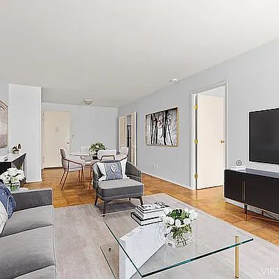 -- rooms apartment in New York County, United States