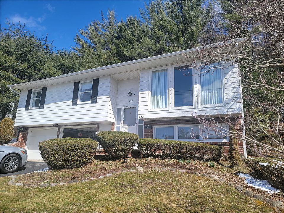 832 Rosewood Ter, Endwell, NY 13760